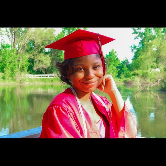 Meet your Posher, Kamora - Picture 4 of 4